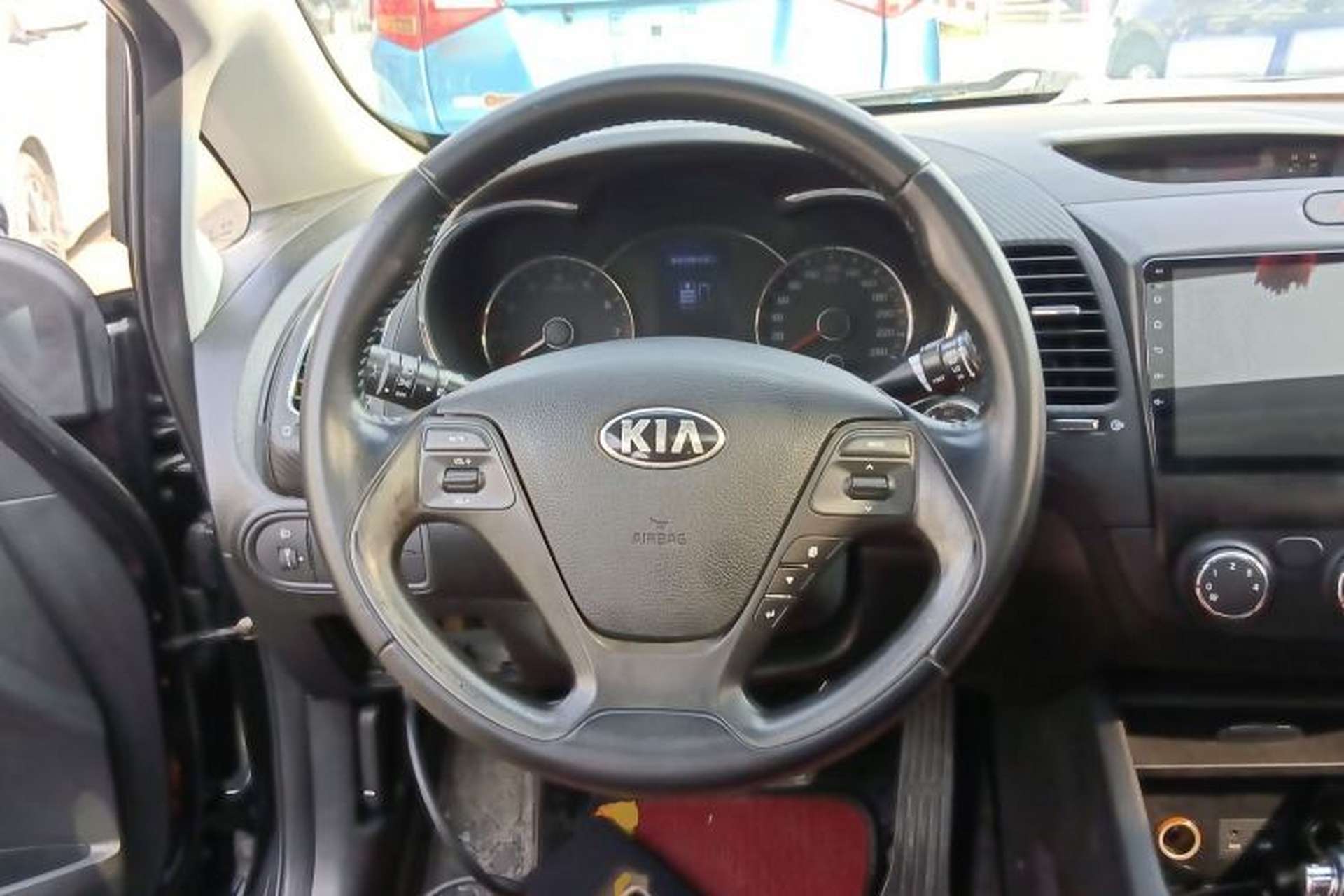 Used Kia K3 2013 1.6L Automatic GLS Steering Wheel