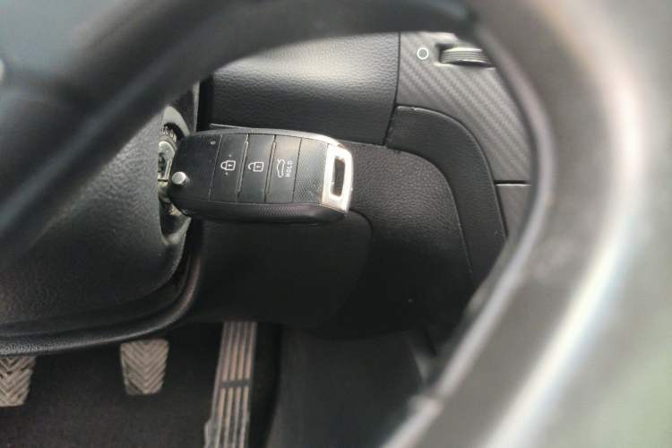 Used Kia K3 2013 1.6L Manual GLS Vehicle Key