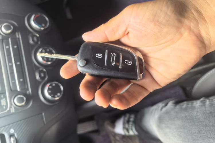 Used Kia K3 2013 1.6L Automatic GL Vehicle Key