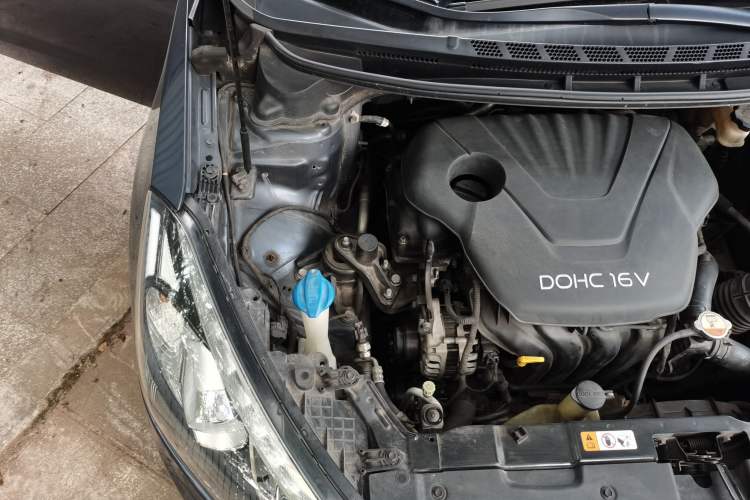 Used Kia K3 2013 1.6L Automatic GLS Engine Bay Right