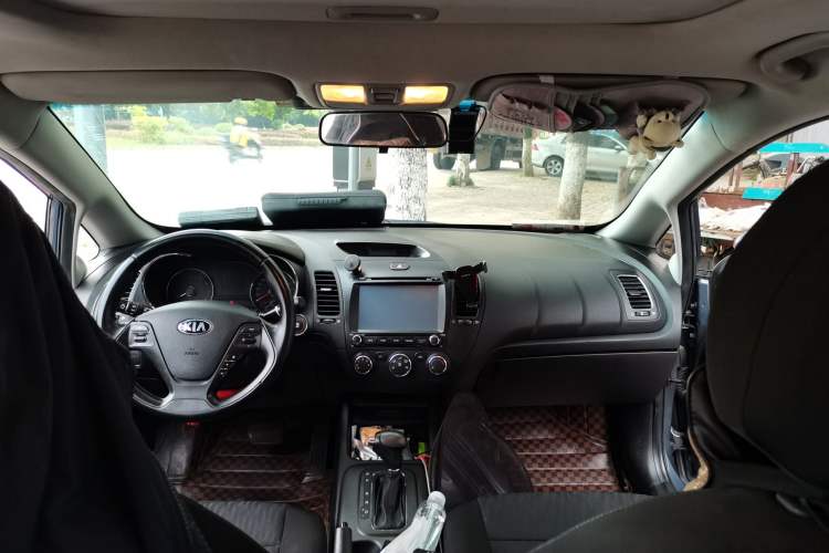 Used Kia K3 2013 1.6L Automatic GLS Headliner