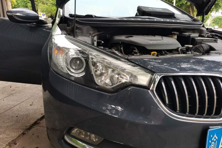 Used Kia K3 2013 1.6L Automatic GLS Right Front Headlight