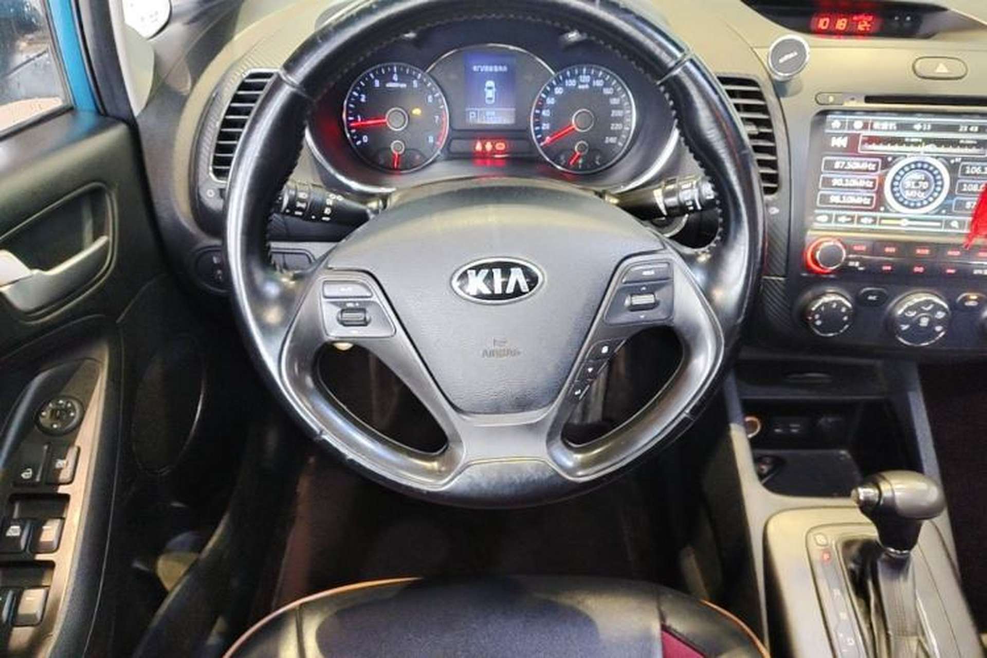 Used Kia K3 2013 1.6L Automatic GLS Steering Wheel