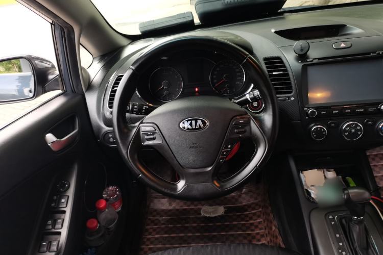 Used Kia K3 2013 1.6L Automatic GLS Steering Wheel