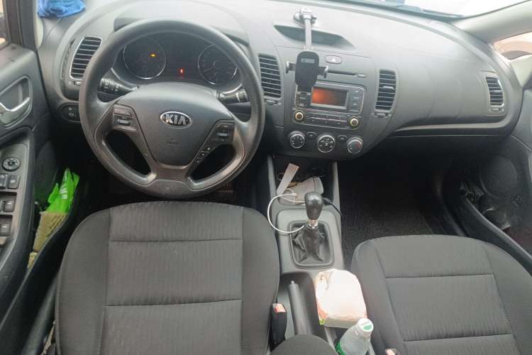 Used Kia K3 2013 1.6L Manual GL Center Console