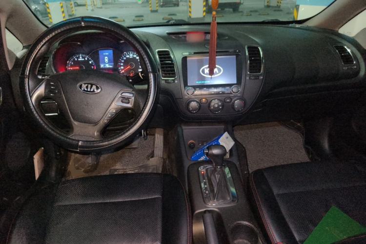 Used Kia K3 2013 1.6L Automatic GL Center Console