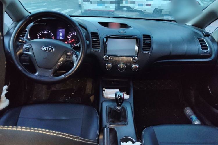 Used Kia K3 2013 1.6L Manual GLS Center Console