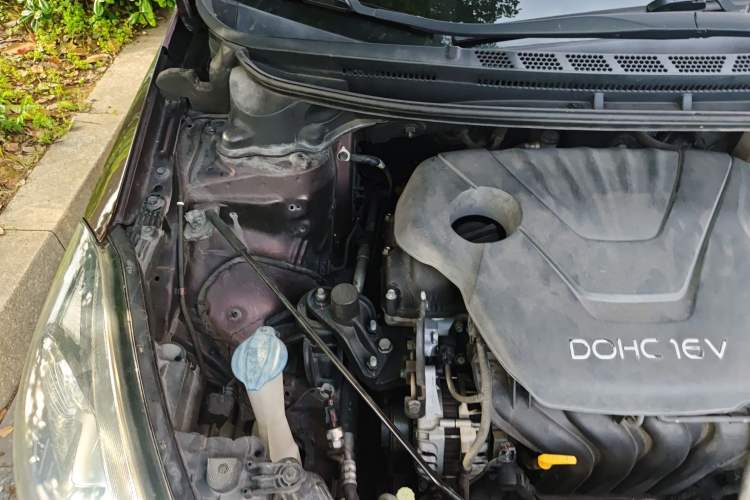 Used Kia K3 2013 1.6L Automatic Premium Engine Bay Right