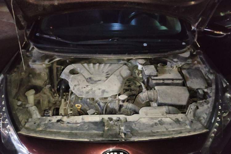Used Kia K3 2013 1.6L Manual GLS Engine Bay
