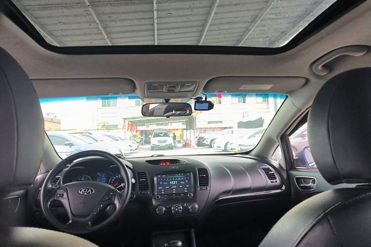 Used Kia K3 2013 1.6L Automatic GLS Headliner