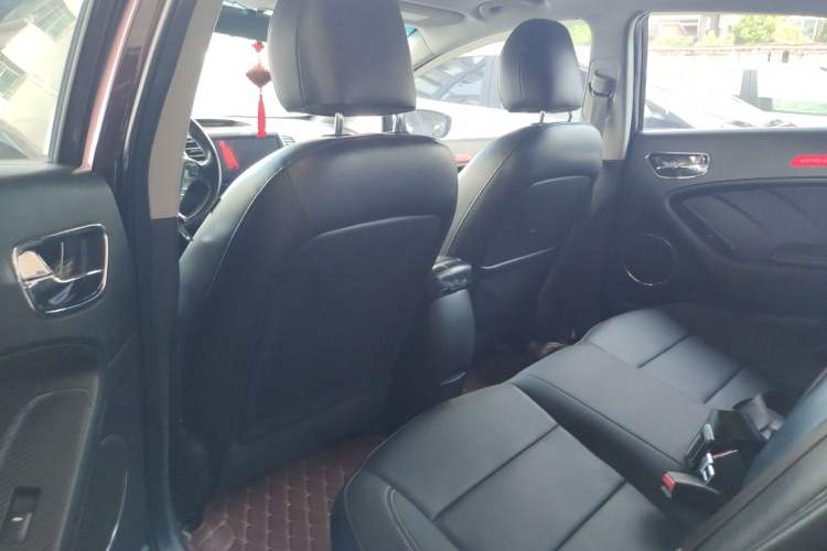 Used Kia K3 2013 1.6L Automatic GLS Interior 1