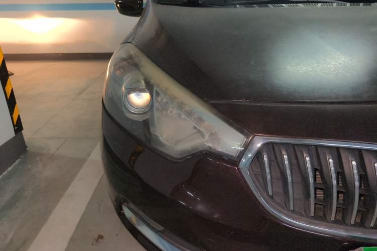 Used Kia K3 2013 1.6L Automatic GL Right Front Headlight