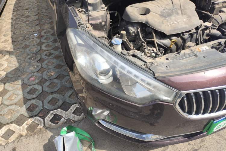 Used Kia K3 2013 1.6L Automatic GLS Right Front Headlight