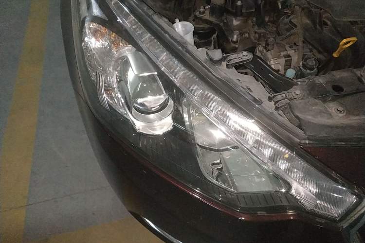 Used Kia K3 2013 1.6L Automatic GLS Right Front Headlight