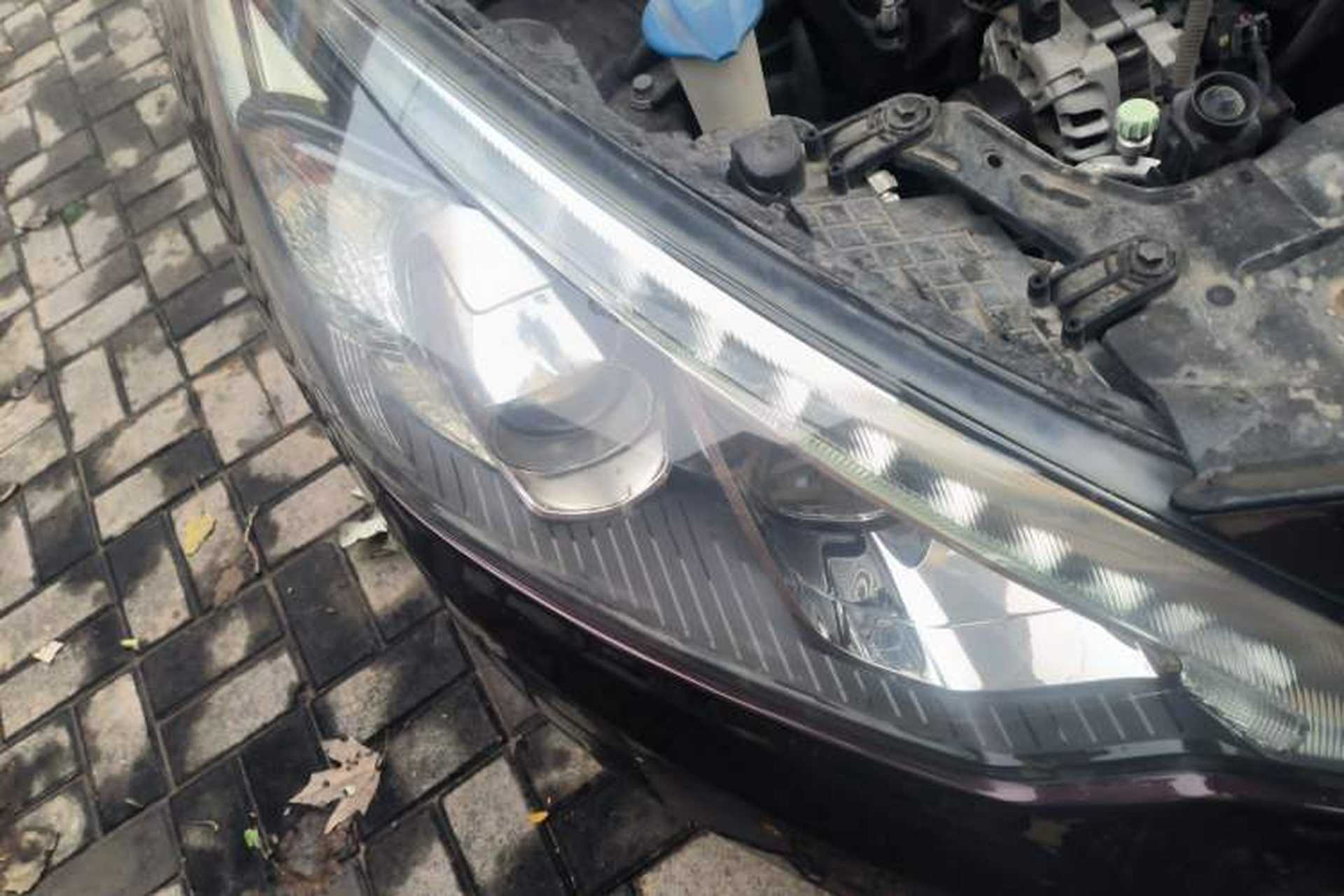 Used Kia K3 2013 1.6L Automatic GLS Right Front Headlight