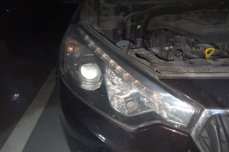 Used Kia K3 2013 1.6L Automatic GLS Right Front Headlight