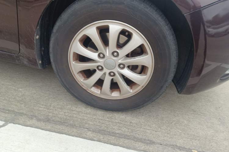 Used Kia K3 2013 1.6L Manual GL Right Front Wheel Hub