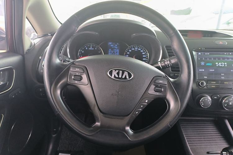 Used Kia K3 2013 1.6L Automatic GLS Steering Wheel
