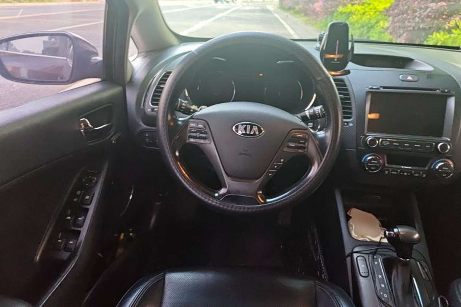 Used Kia K3 2013 1.6L Automatic Premium Steering Wheel