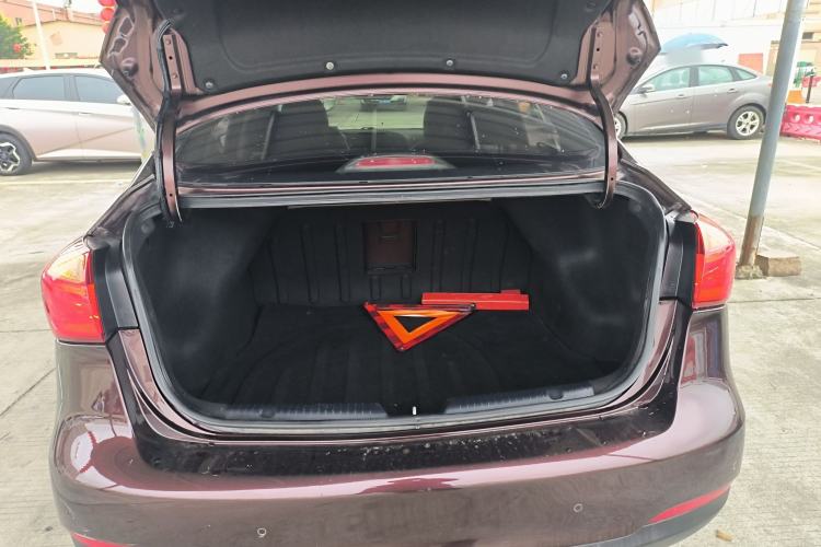 Used Kia K3 2013 1.6L Automatic GLS Trunk