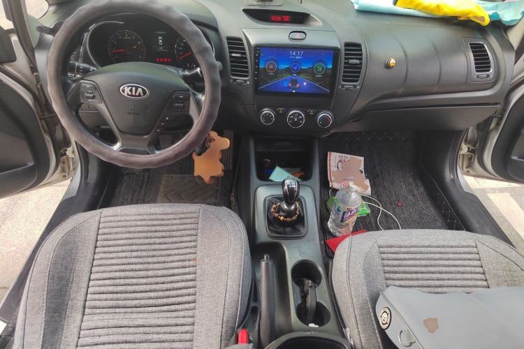 Used Kia K3 2013 1.6L Manual GLS Center Console