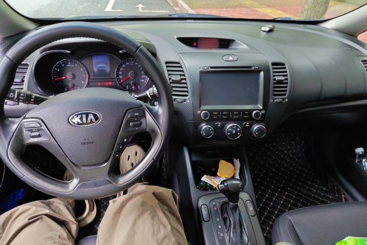 Used Kia K3 2013 1.6L Automatic Premium Center Console