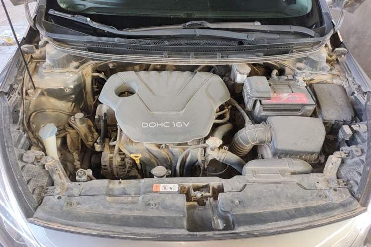 Used Kia K3 2013 1.6L Manual GLS Engine Bay