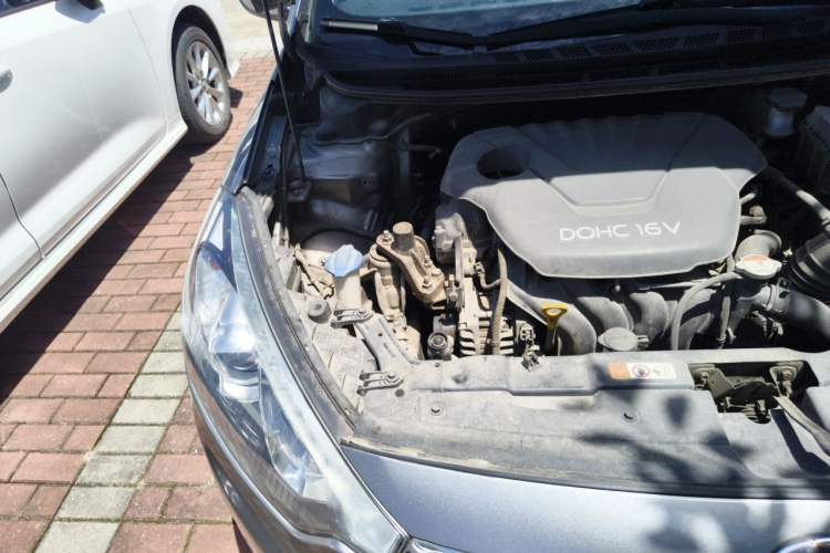 Used Kia K3 2013 1.6L Manual GLS Engine Bay Right