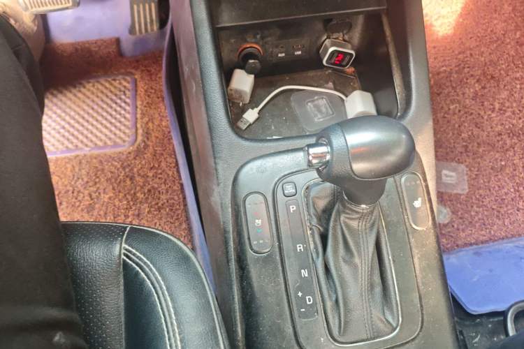 Used Kia K3 2013 1.6L Automatic Premium Gear Lever