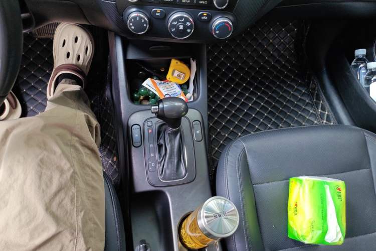 Used Kia K3 2013 1.6L Automatic Premium Gear Lever
