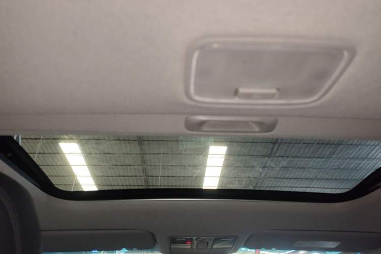 Used Kia K3 2013 1.6L Manual GLS Headliner
