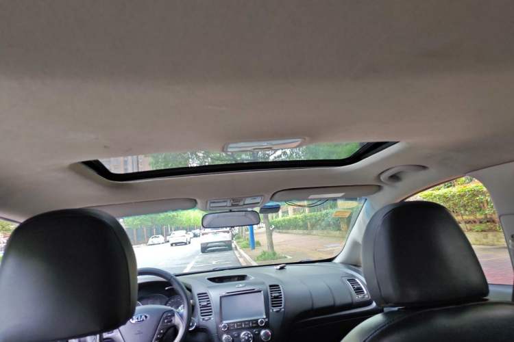 Used Kia K3 2013 1.6L Automatic Premium Headliner