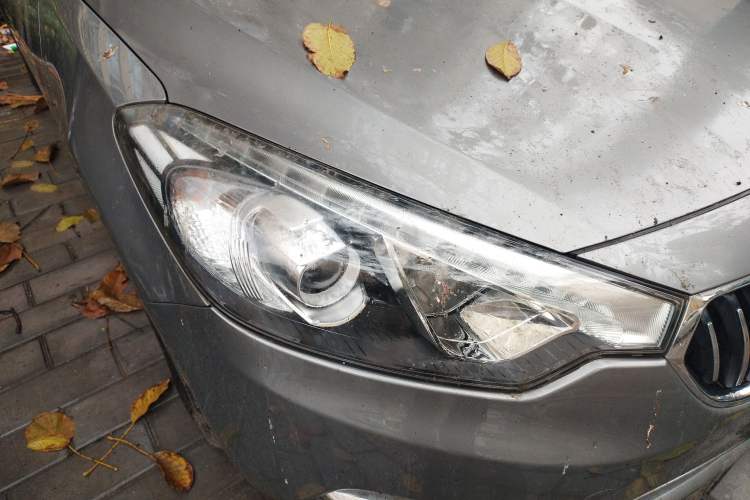 Used Kia K3 2013 1.6L Manual GLS Right Front Headlight
