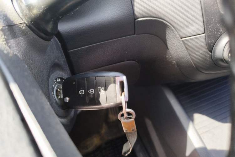 Used Kia K3 2013 1.6L Manual GLS Vehicle Key