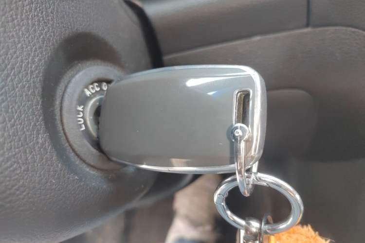 Used Kia K3 2013 1.6L Manual GLS Vehicle Key
