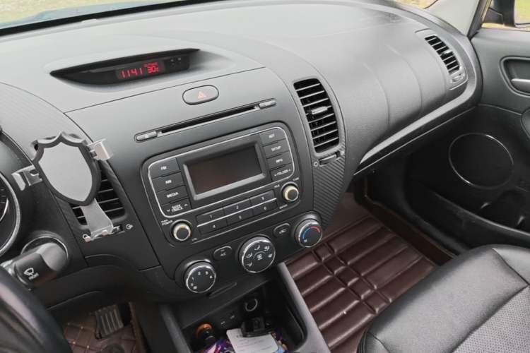 Used Kia K3 2013 1.6L Automatic DLX Audio And AC Panel