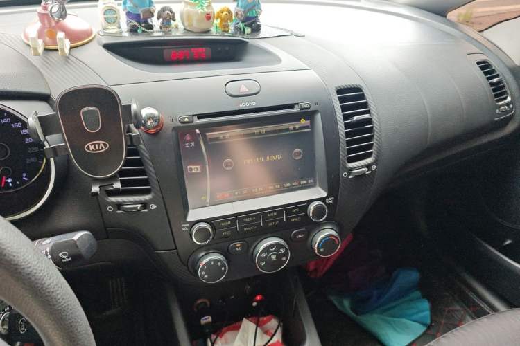 Used Kia K3 2013 1.6L Manual GL Audio And AC Panel