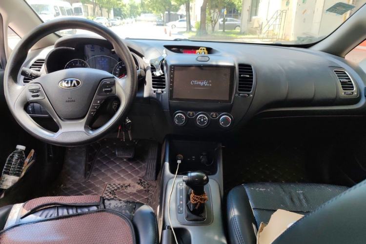 Used Kia K3 2013 1.6L Automatic GL Center Console