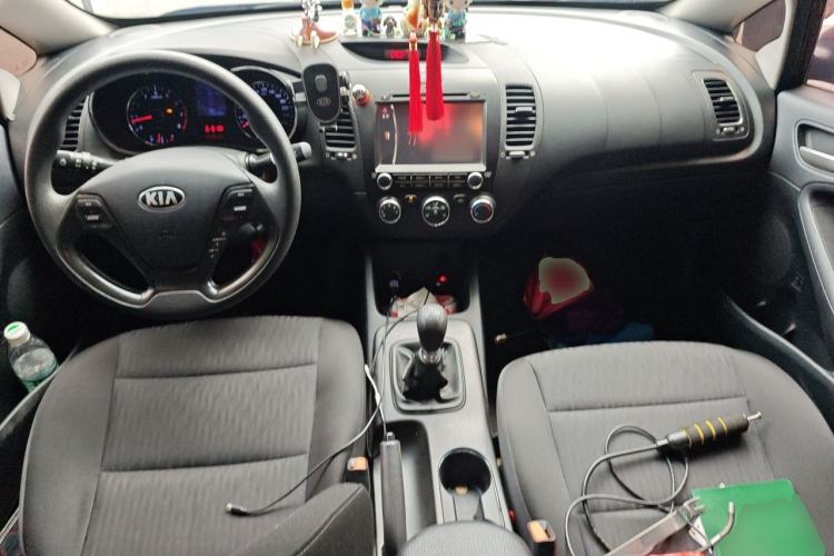 Used Kia K3 2013 1.6L Manual GL Center Console