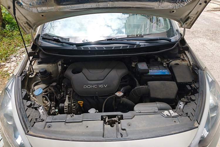 Used Kia K3 2013 1.6L Manual GL Engine Bay