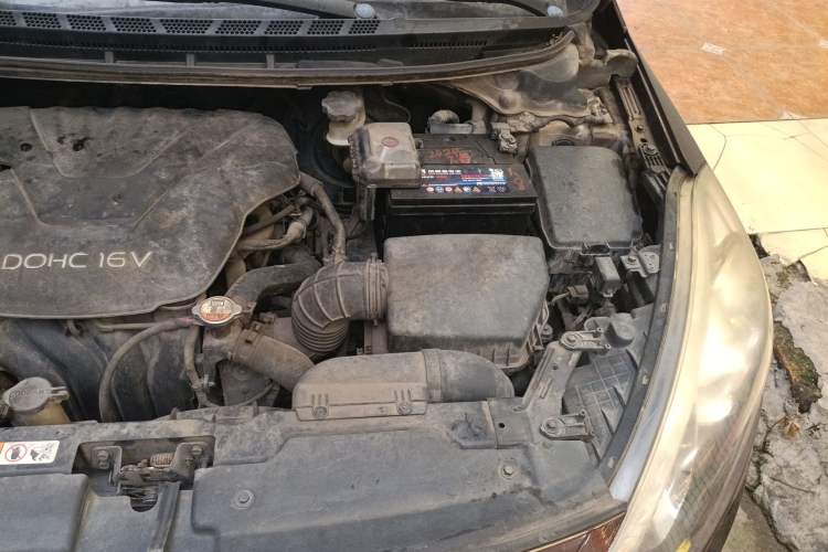 Used Kia K3 2013 1.6L Automatic GLS Engine Bay Left