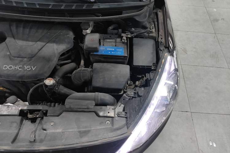 Used Kia K3 2013 1.6L Automatic GLS Engine Bay Left