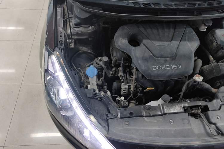 Used Kia K3 2013 1.6L Automatic GLS Engine Bay Right