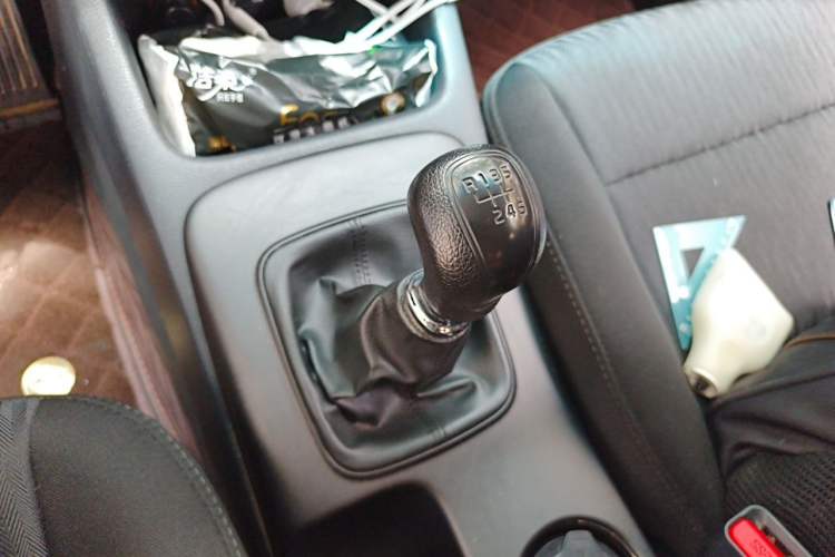Used Kia K3 2013 1.6L Manual GL Gear Lever