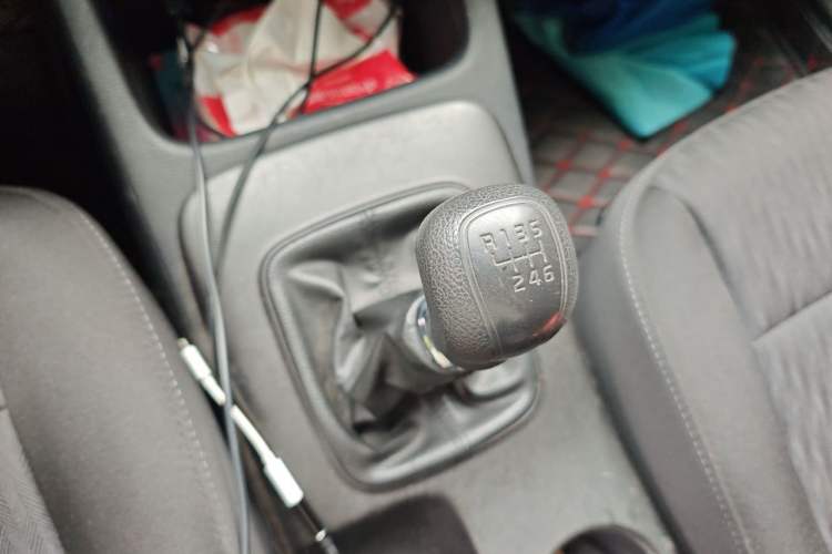 Used Kia K3 2013 1.6L Manual GL Gear Lever