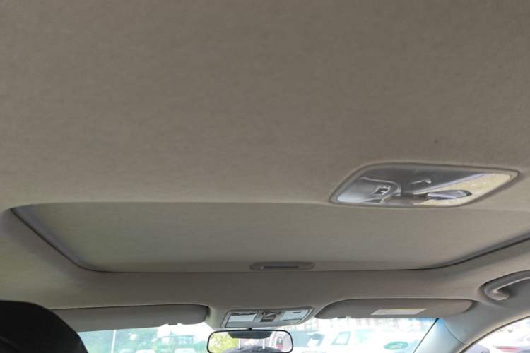 Used Kia K3 2013 1.6L Automatic DLX Headliner