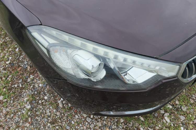 Used Kia K3 2013 1.6L Automatic DLX Right Front Headlight