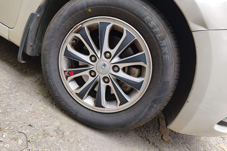 Used Kia K3 2013 1.6L Manual GL Right Front Wheel Hub
