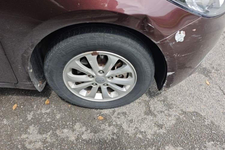 Used Kia K3 2013 1.6L Manual GL Right Front Wheel Hub