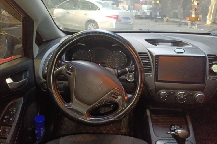 Used Kia K3 2013 1.6L Automatic GLS Steering Wheel